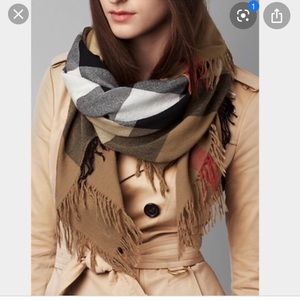 Burberry extra fine merino wool 110x110cm scarf